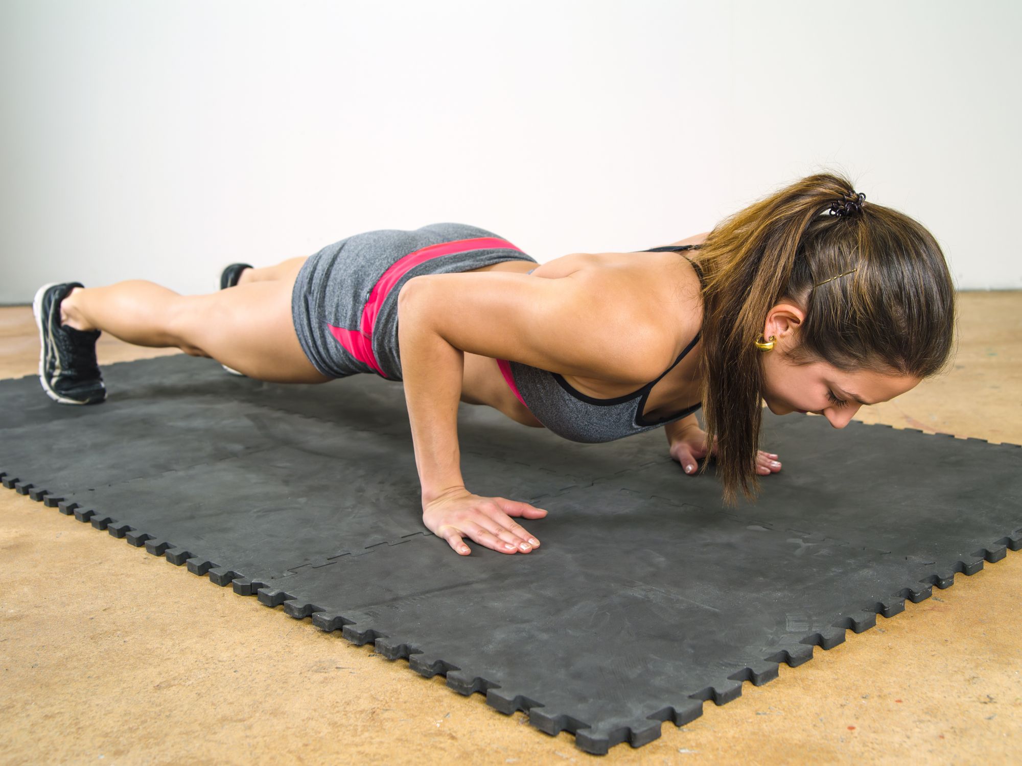 No Weights? No Problem! 5 Best Bodyweight Exercises You Can Do Anywhere